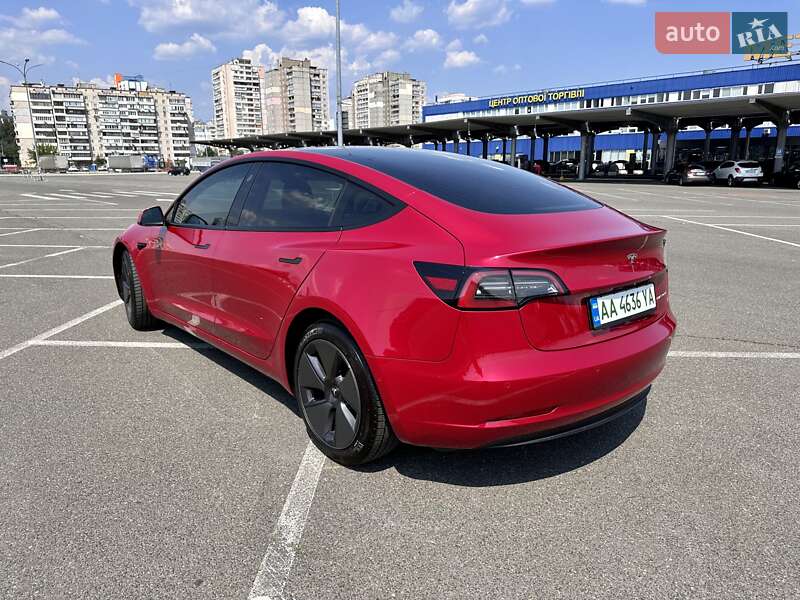 Седан Tesla Model 3 2021 в Киеве
