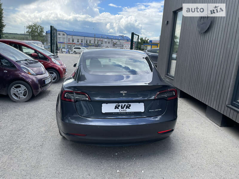 Седан Tesla Model 3 2019 в Тернополі
