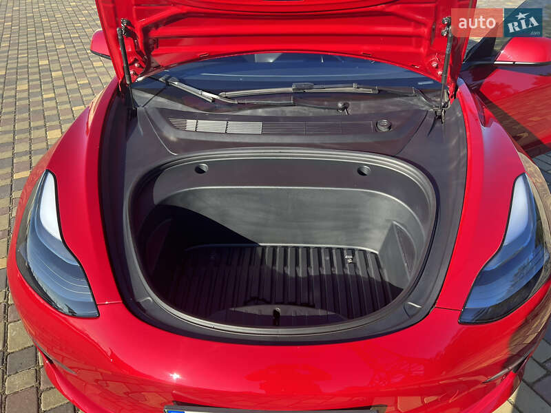 Седан Tesla Model 3 2022 в Днепре