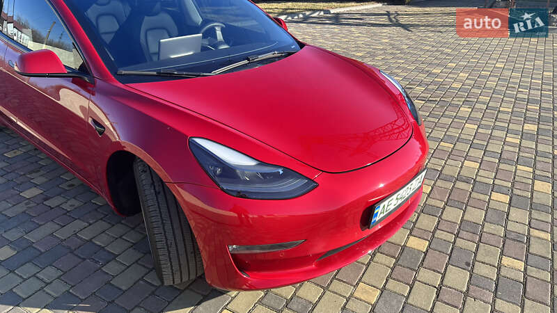 Седан Tesla Model 3 2022 в Днепре