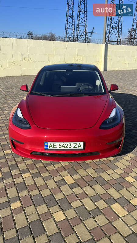 Седан Tesla Model 3 2022 в Днепре