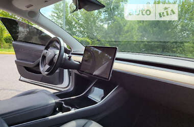 Седан Tesla Model 3 2019 в Киеве