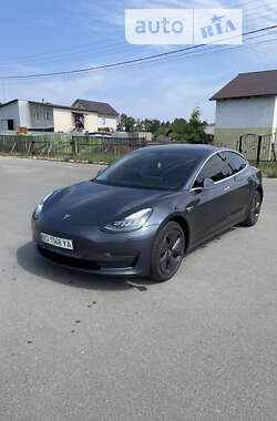 Седан Tesla Model 3 2018 в Бучі
