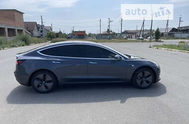 Седан Tesla Model 3 2018 в Буче
