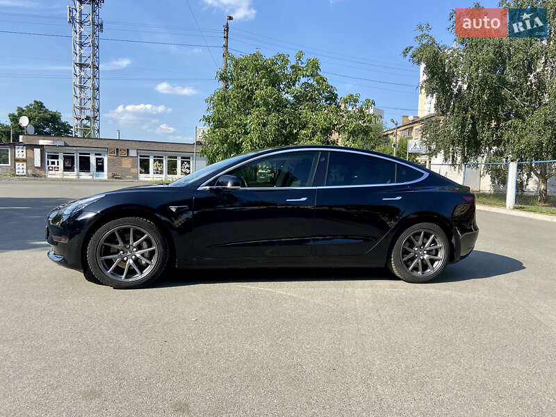 Седан Tesla Model 3 2019 в Киеве