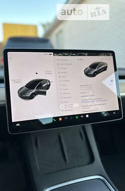 Седан Tesla Model 3 2022 в 