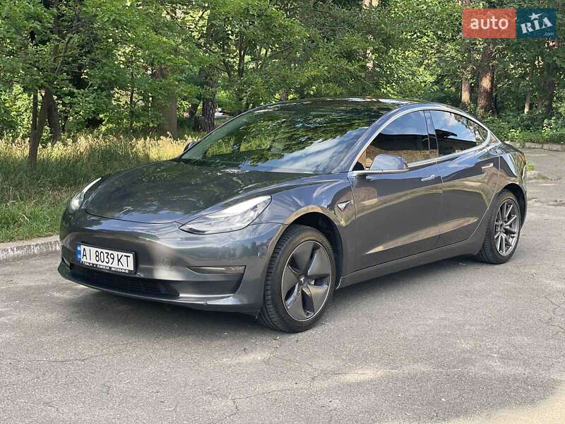 Седан Tesla Model 3 2018 в Киеве