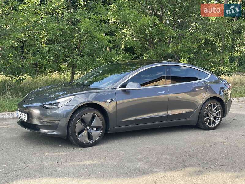 Седан Tesla Model 3 2018 в Киеве
