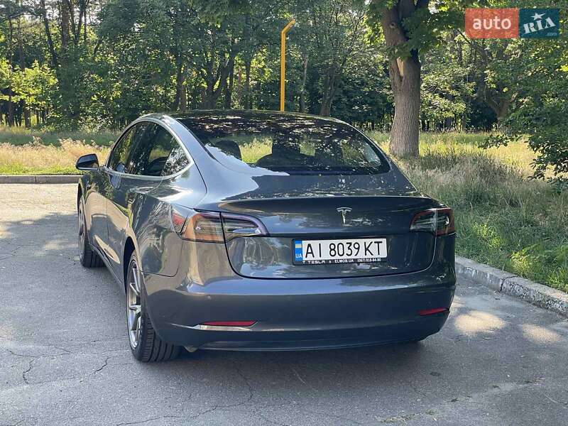 Седан Tesla Model 3 2018 в Киеве