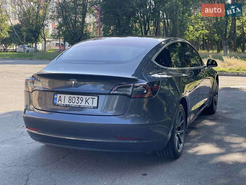Седан Tesla Model 3 2018 в Киеве