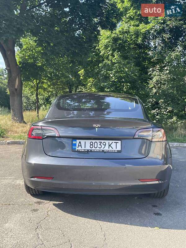 Седан Tesla Model 3 2018 в Киеве