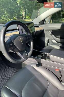 Седан Tesla Model 3 2018 в Киеве