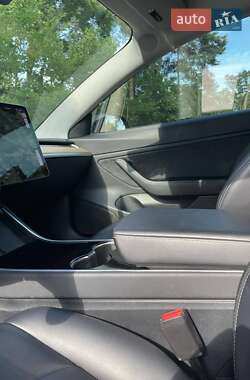 Седан Tesla Model 3 2018 в 