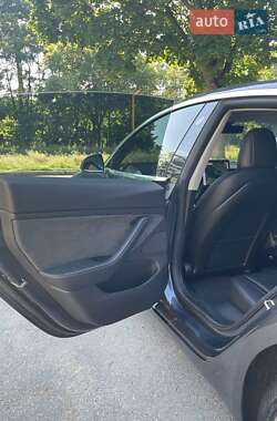 Седан Tesla Model 3 2018 в 
