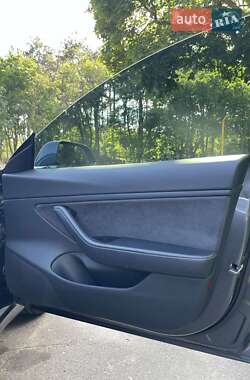 Седан Tesla Model 3 2018 в 
