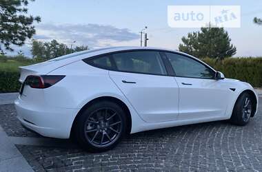 Седан Tesla Model 3 2022 в Киеве