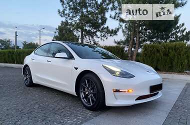 Седан Tesla Model 3 2022 в Киеве