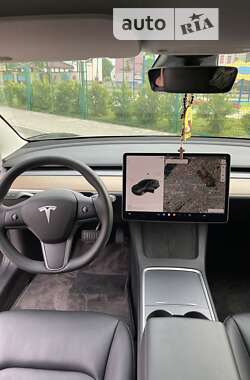 Седан Tesla Model 3 2021 в Львові