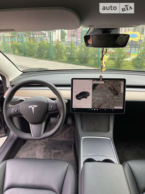 Седан Tesla Model 3 2021 в Львові