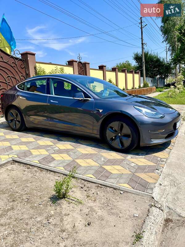 Седан Tesla Model 3 2018 в Білій Церкві
