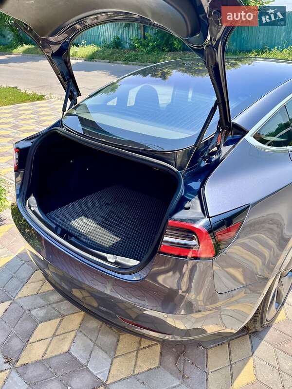 Седан Tesla Model 3 2018 в Белой Церкви