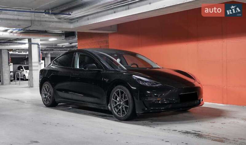 Седан Tesla Model 3 2018 в Киеве