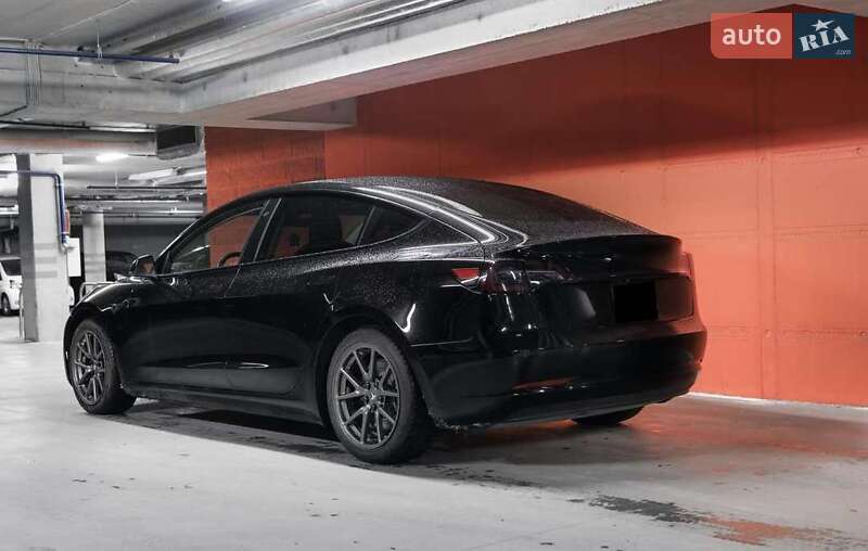 Седан Tesla Model 3 2018 в Киеве