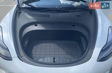 Седан Tesla Model 3 2022 в Старокостянтинові
