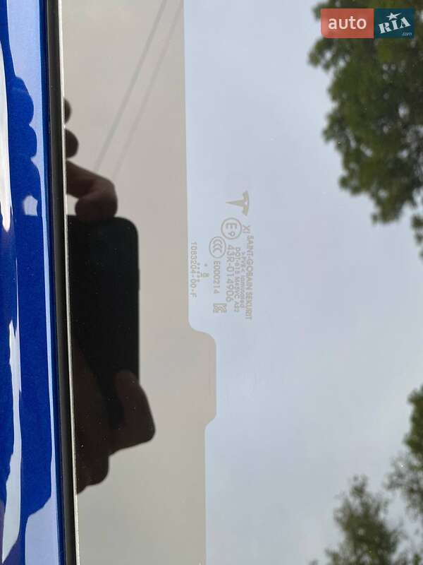 Седан Tesla Model 3 2018 в Сумах