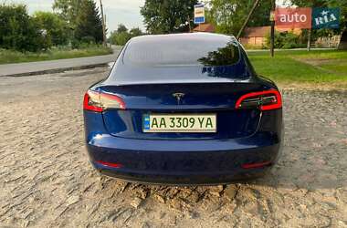 Седан Tesla Model 3 2018 в Сумах