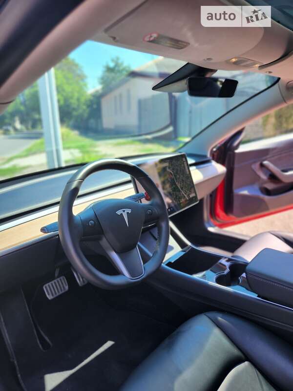 Седан Tesla Model 3 2020 в Днепре