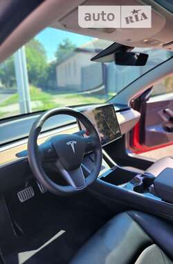 Седан Tesla Model 3 2020 в 