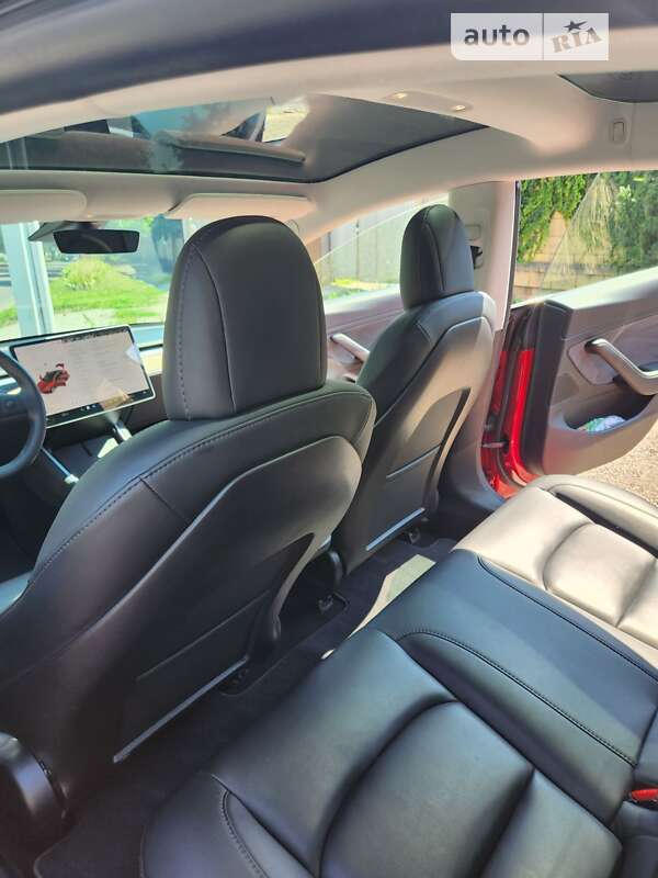 Седан Tesla Model 3 2020 в Днепре