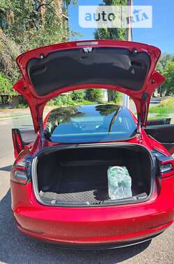 Седан Tesla Model 3 2020 в 