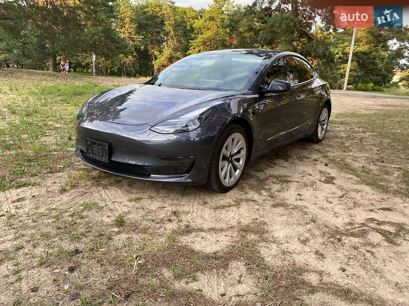 Седан Tesla Model 3 2022 в Дніпрі