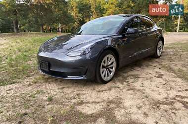 Седан Tesla Model 3 2022 в 