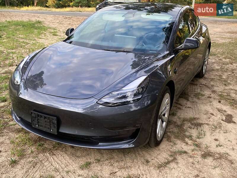 Седан Tesla Model 3 2022 в Дніпрі