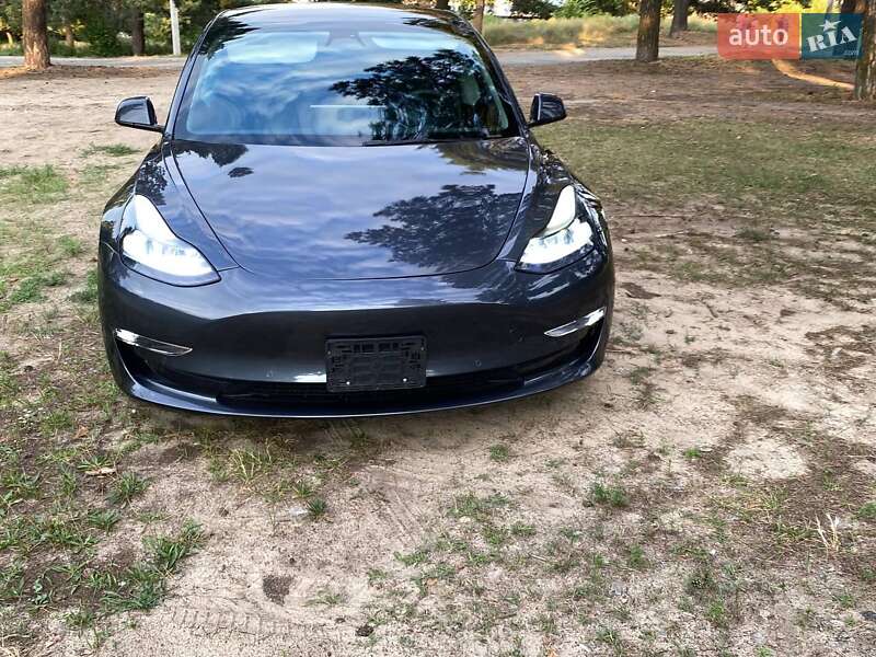 Седан Tesla Model 3 2022 в Дніпрі