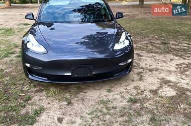 Седан Tesla Model 3 2022 в 