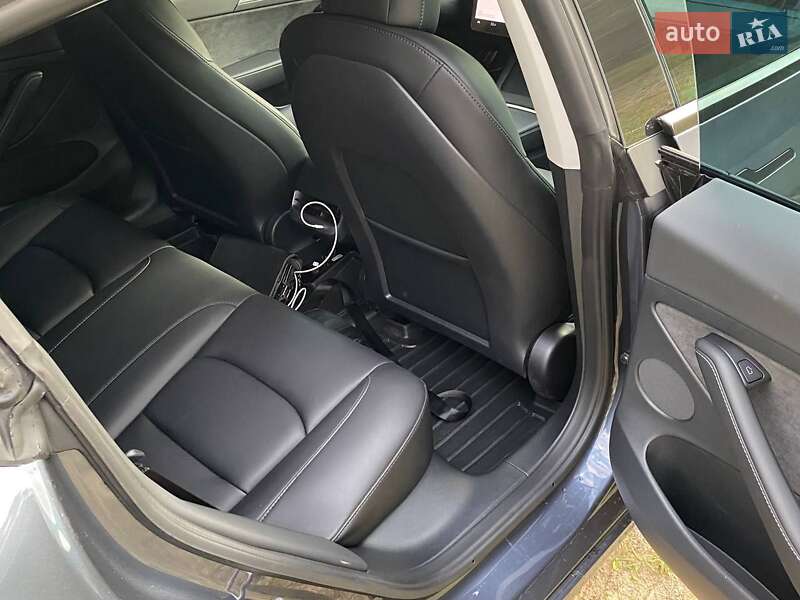 Седан Tesla Model 3 2022 в Дніпрі