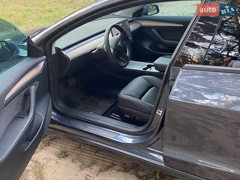 Седан Tesla Model 3 2022 в Дніпрі