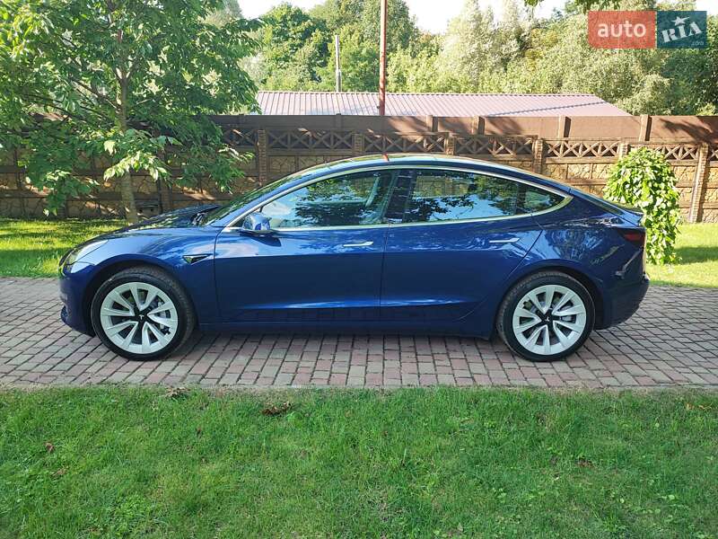 Седан Tesla Model 3 2018 в Києві