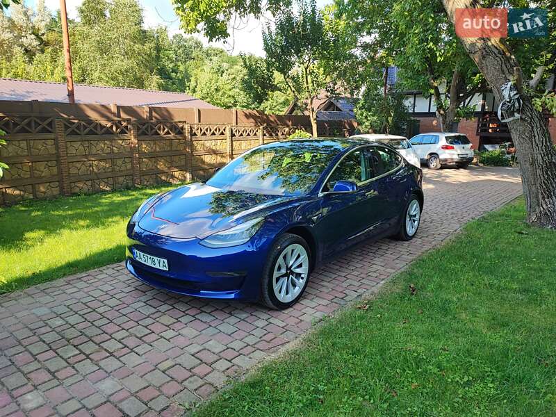 Седан Tesla Model 3 2018 в Києві