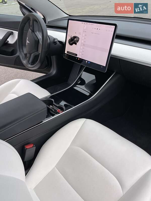 Седан Tesla Model 3 2018 в Харькове