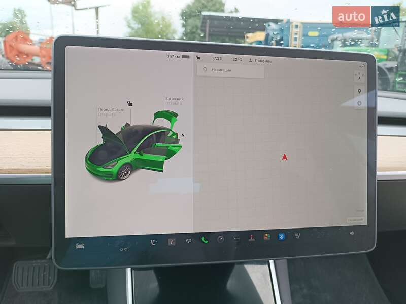 Седан Tesla Model 3 2020 в Звенигородці