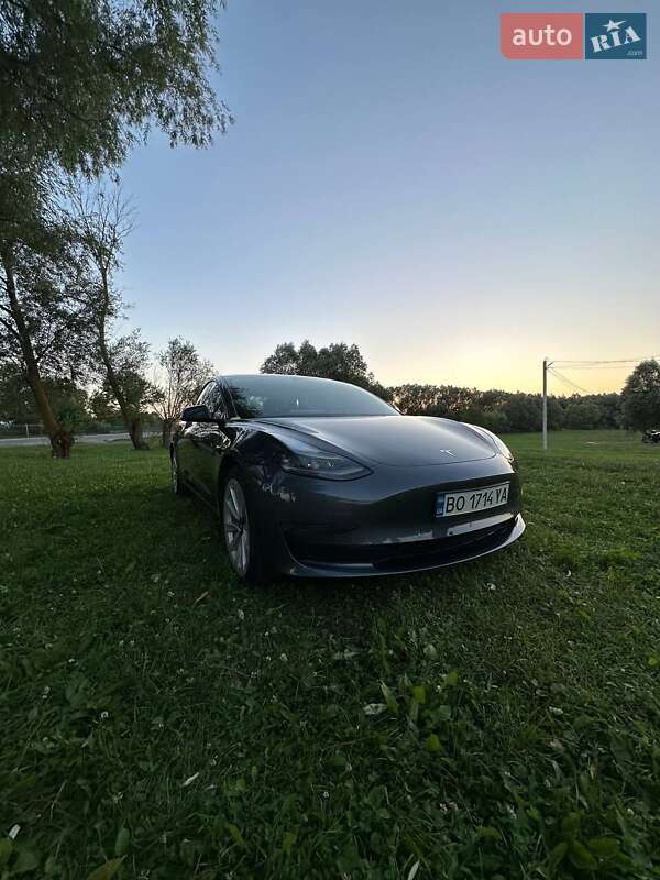 Седан Tesla Model 3 2021 в Тернополі