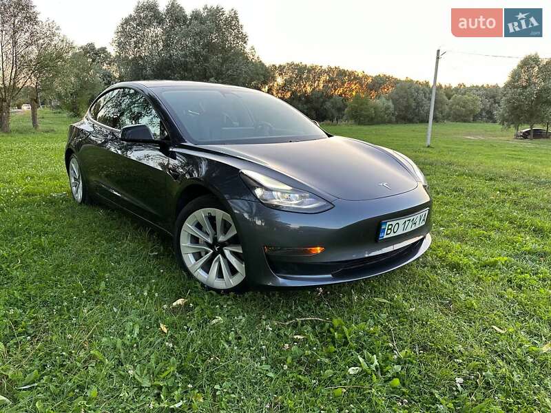 Tesla Model 3 2021