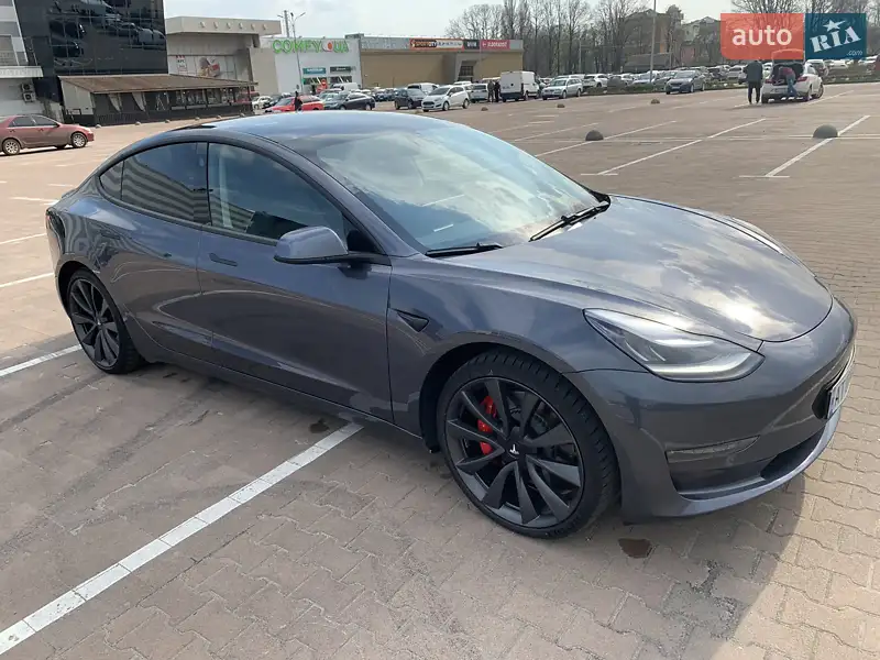 Седан Tesla Model 3 2020 в 