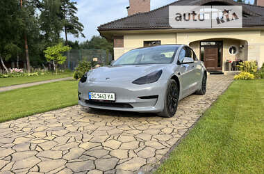 Седан Tesla Model 3 2021 в 