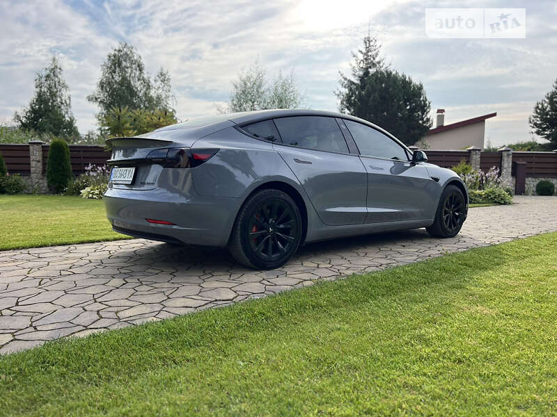Седан Tesla Model 3 2021 в Львові